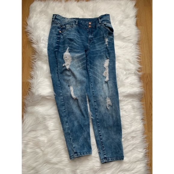 Women's Ripped Jeans - Picture 1 of 2